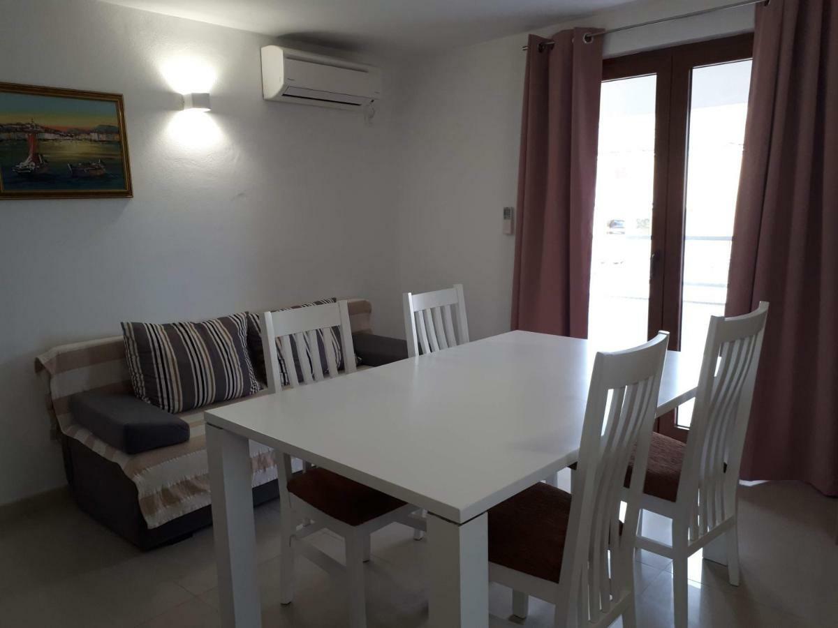 Apartmani Simic Starigrad Paklenica Exterior photo